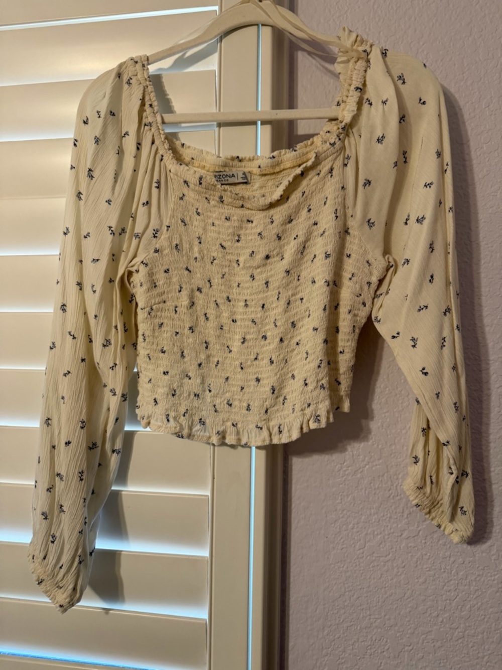Arizona Jean Company Cream Smocked Crop Top with Navy Floral Print